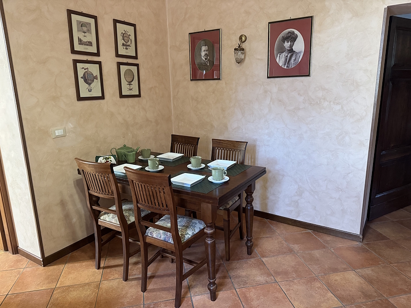 Villa Paolotti, storica dimora nei pressi di Bettona (PG), perfetta per un soggiorno esclusivo.